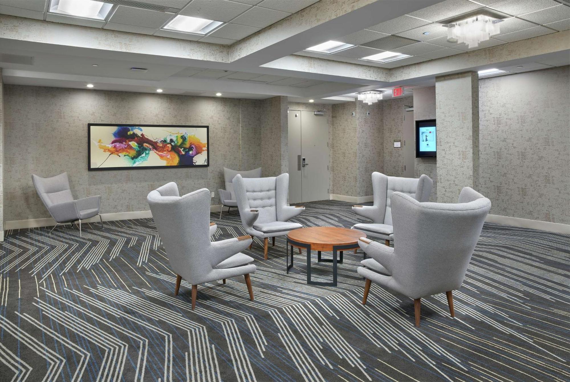 Hotel Doubletree By Hilton Edmonton Downtown Esterno foto