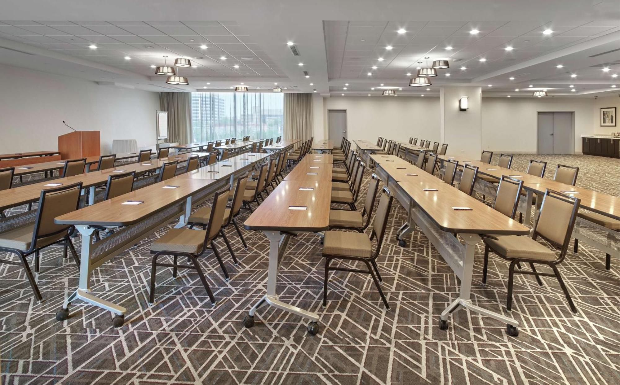 Hotel Doubletree By Hilton Edmonton Downtown Esterno foto