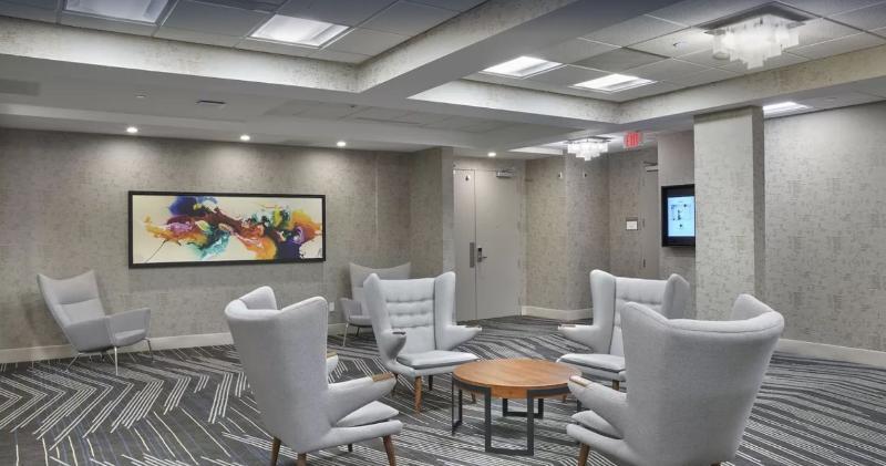 Hotel Doubletree By Hilton Edmonton Downtown Esterno foto