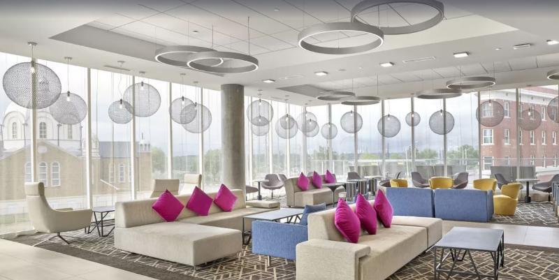 Hotel Doubletree By Hilton Edmonton Downtown Esterno foto