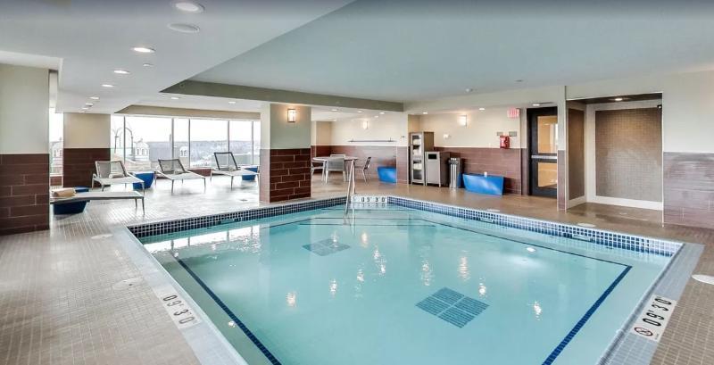 Hotel Doubletree By Hilton Edmonton Downtown Esterno foto
